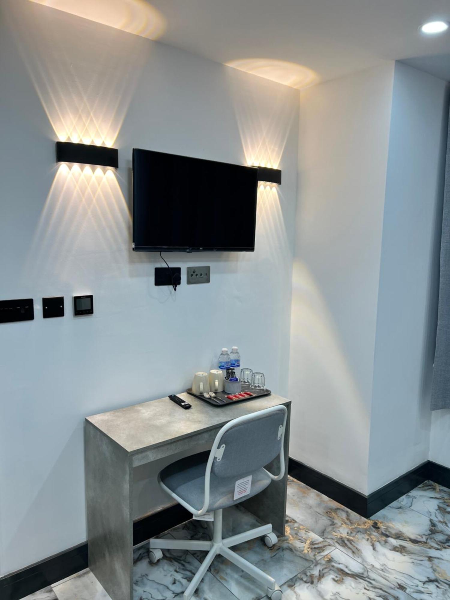 Thandi House Heathrow Airport Ashford  Zewnętrze zdjęcie