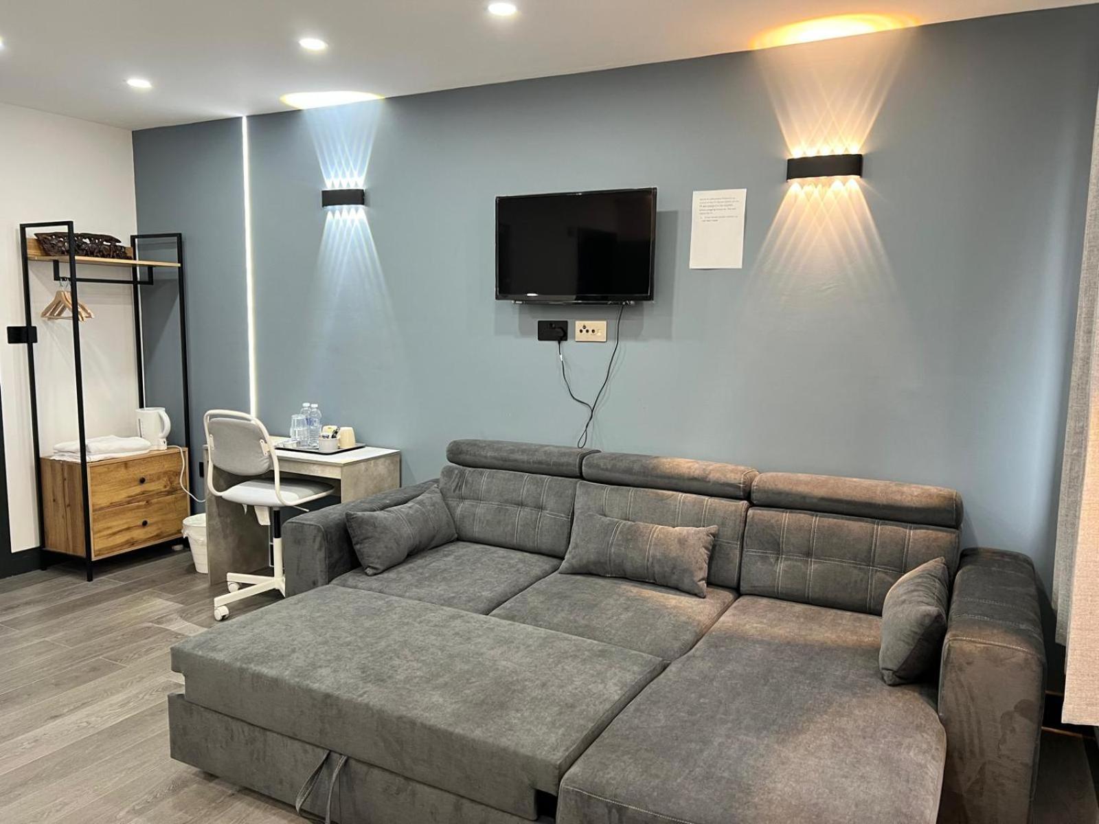 Thandi House Heathrow Airport Ashford  Zewnętrze zdjęcie